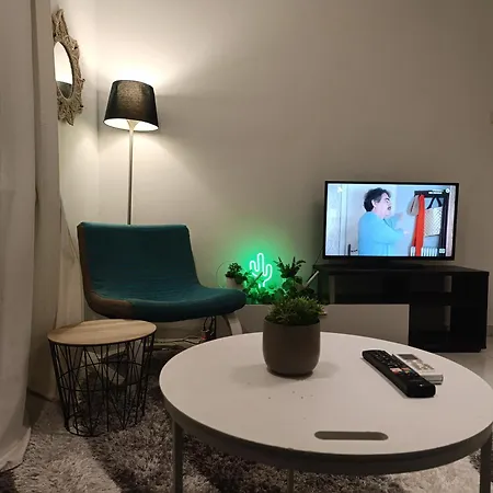 Isalos Urban Oasis - Explore The Center On Foot - Near To Helexpo & - Easy Parking