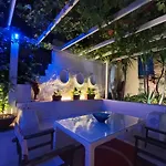 Isalos Urban Oasis - Tranquil Garden Retreat - Walk To Center - Free Easy Parking - Near Helexpo & Appartement Thessaloniki