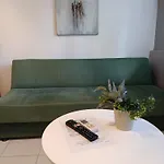 Isalos Urban Oasis - Tranquil Garden Retreat - Walk To Center - Free Easy Parking - Near Helexpo & Appartement