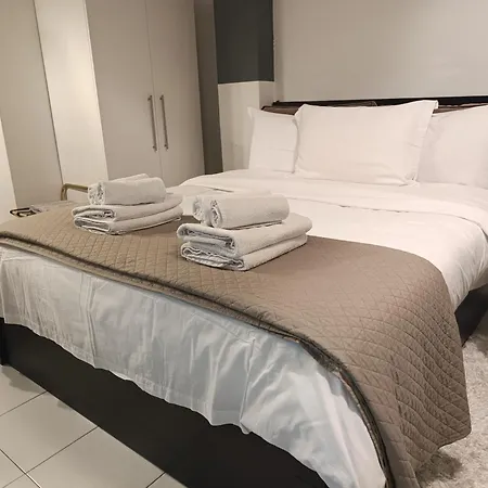 Lejlighed Isalos Urban Oasis Thessaloniki - Explore The Center On Foot - Near To Helexpo & University - Easy Parking *