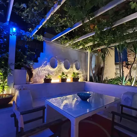 Trykonos Garden One - Oasis With Free Parking Апартаменты Салоники