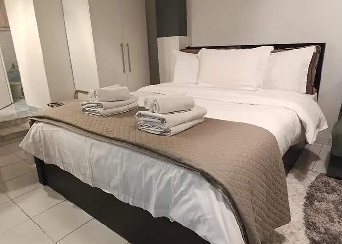 شقة Isalos Urban Oasis Thessaloniki - Explore The Center On Foot - Near To Helexpo & University - Easy Parking *