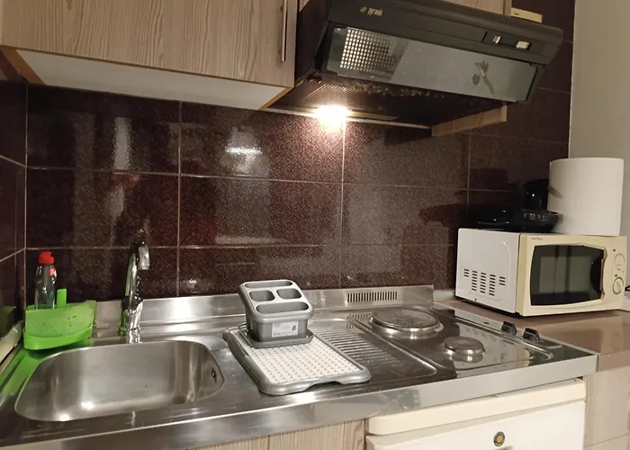 Isalos Urban Oasis Thessaloniki - Explore The Center On Foot - Near To Helexpo & University - Easy Parking شقة